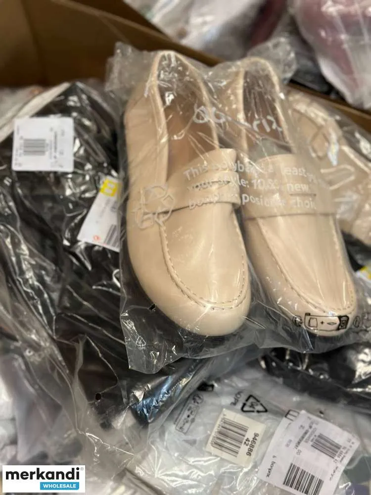 4 € por par en un conjunto de zapatos con una variedad de modelos y tamaños, que incluyen caja mixta, paleta remanente, zapatos 