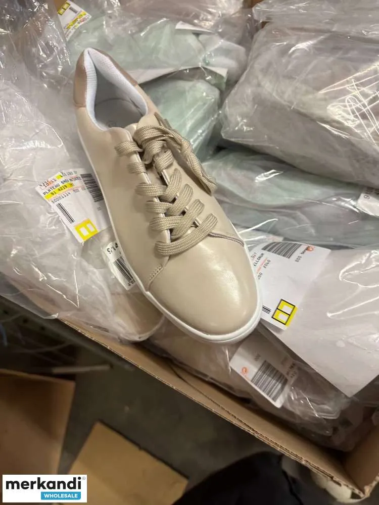 4 € por par en un conjunto de zapatos con una variedad de modelos y tamaños, zapatos de hombre, paleta de remanentes, zapatos de