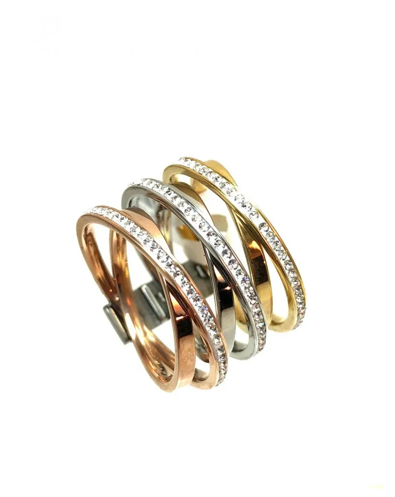 ANILLOS DORADOS CON DISEÑO ORIGINAL
