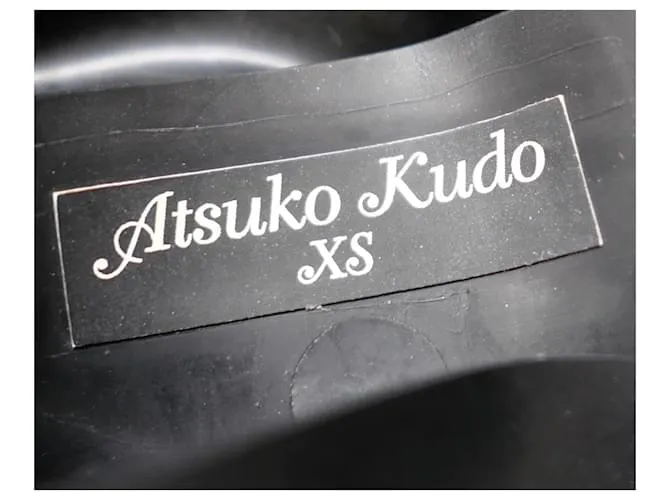Autre Marque Capa mini concha restringida Atsuko Kudo Negro 