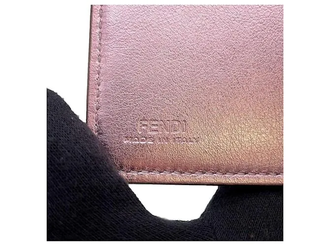 Billetera Fendi de tres pliegues en rosa 