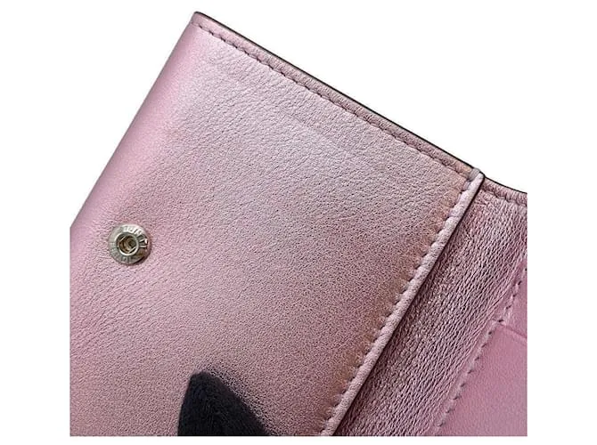 Billetera Fendi de tres pliegues en rosa 