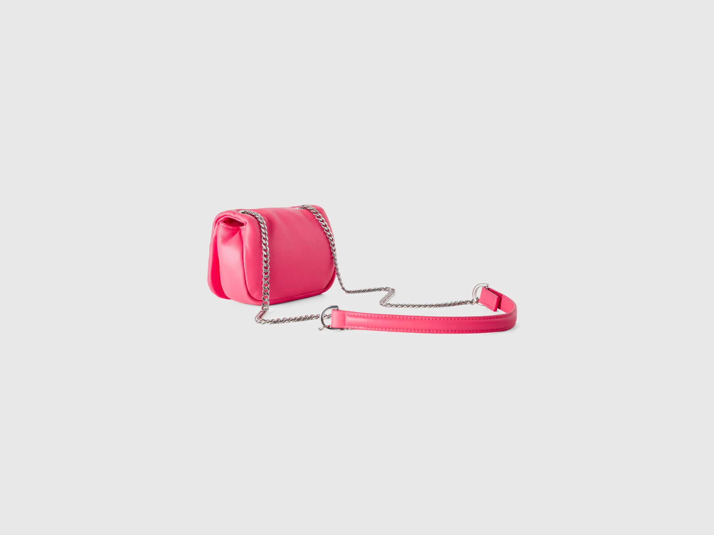 Bolso acolchado con bandolera