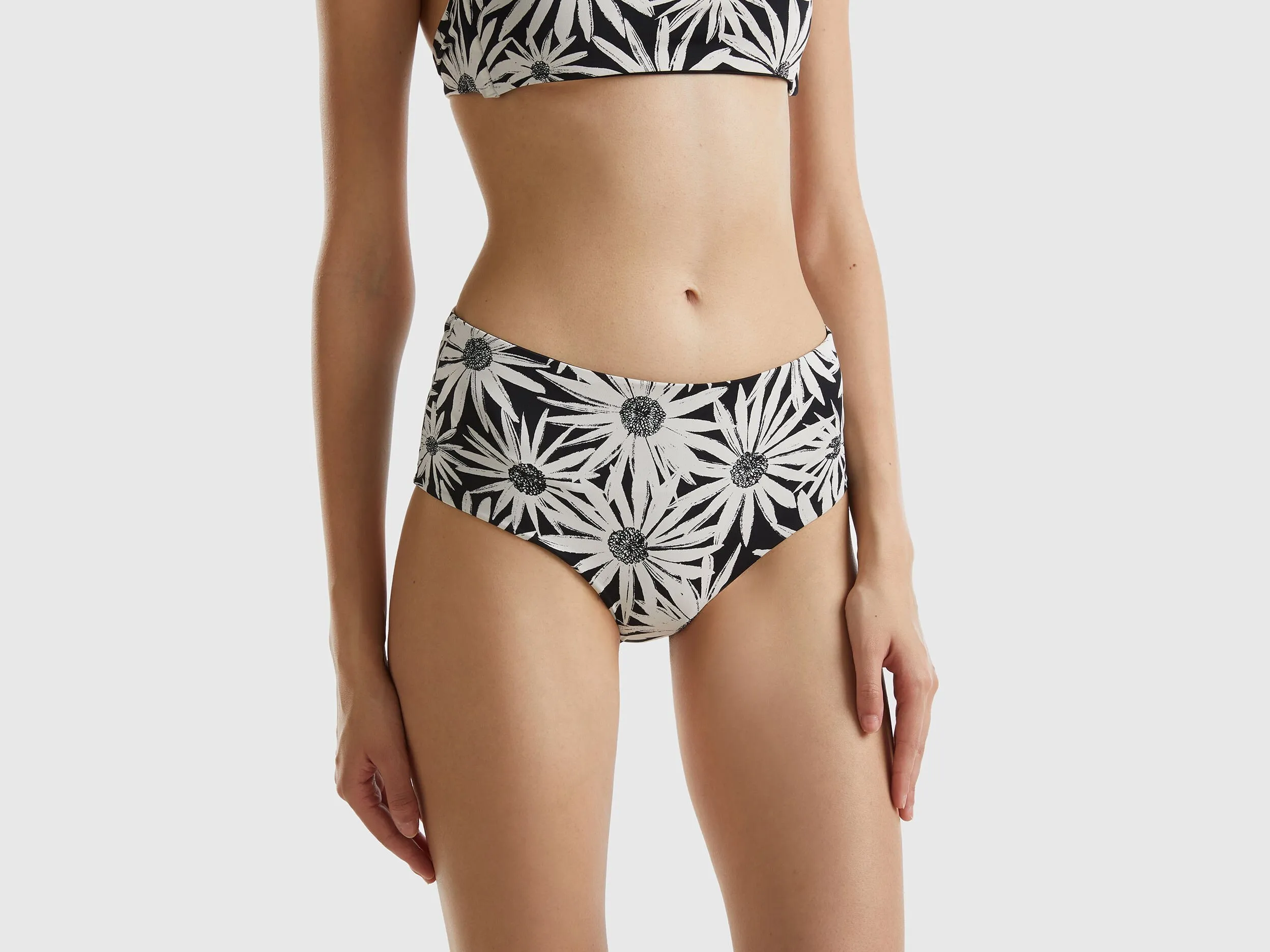 Braguita de bikini escotada reversible