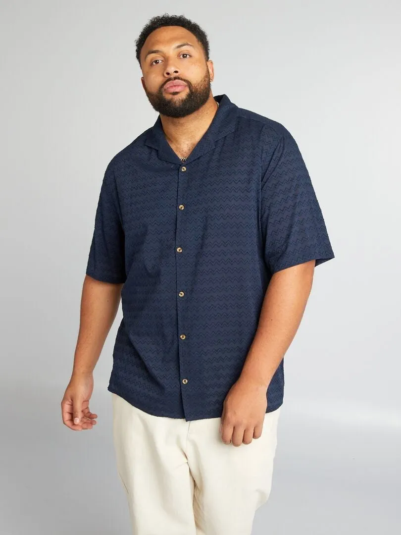 CAMISA CON MOTIVOS EN RELIEVE  AZUL