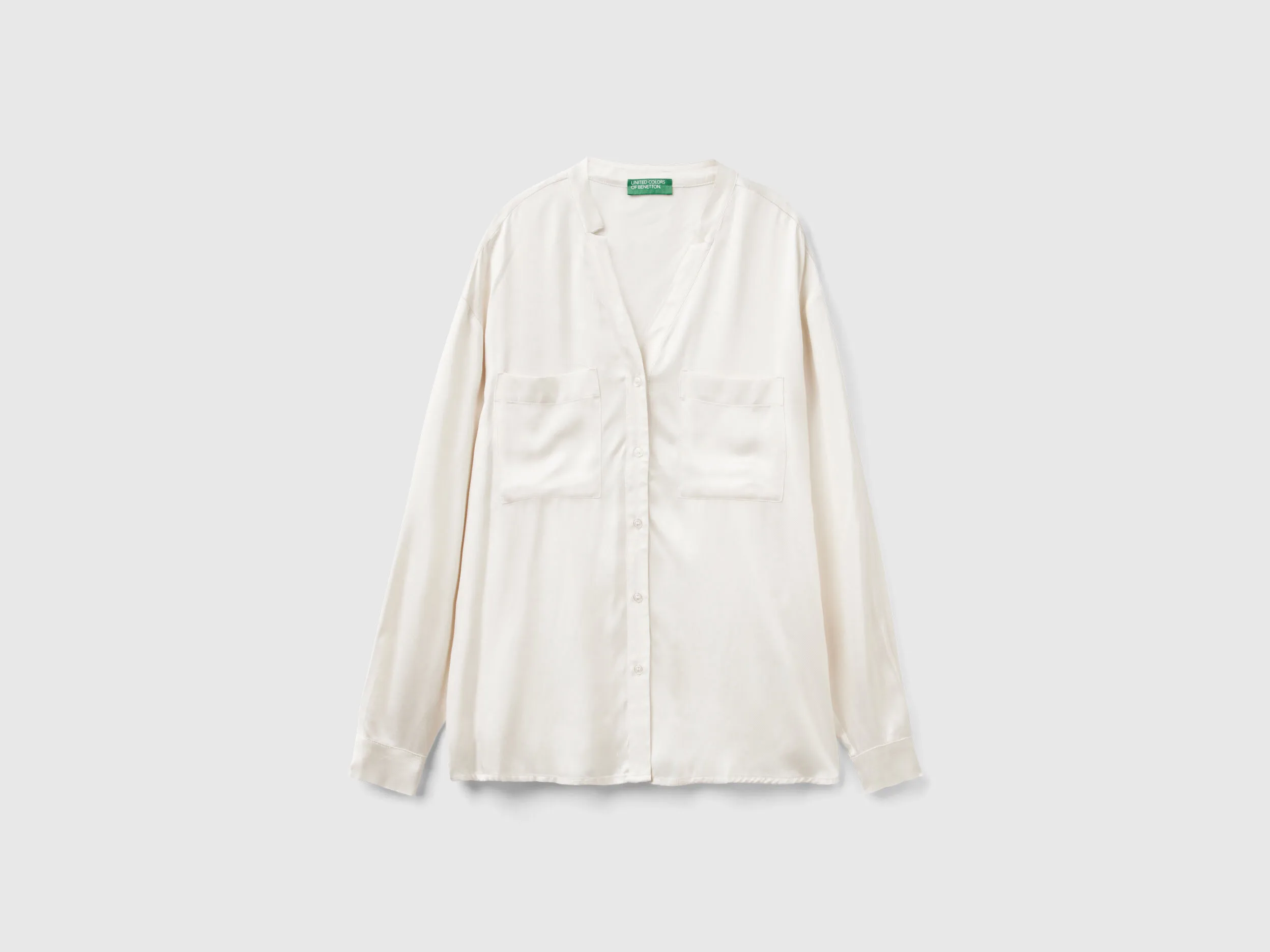 Camisa de pura viscosa con bolsillos