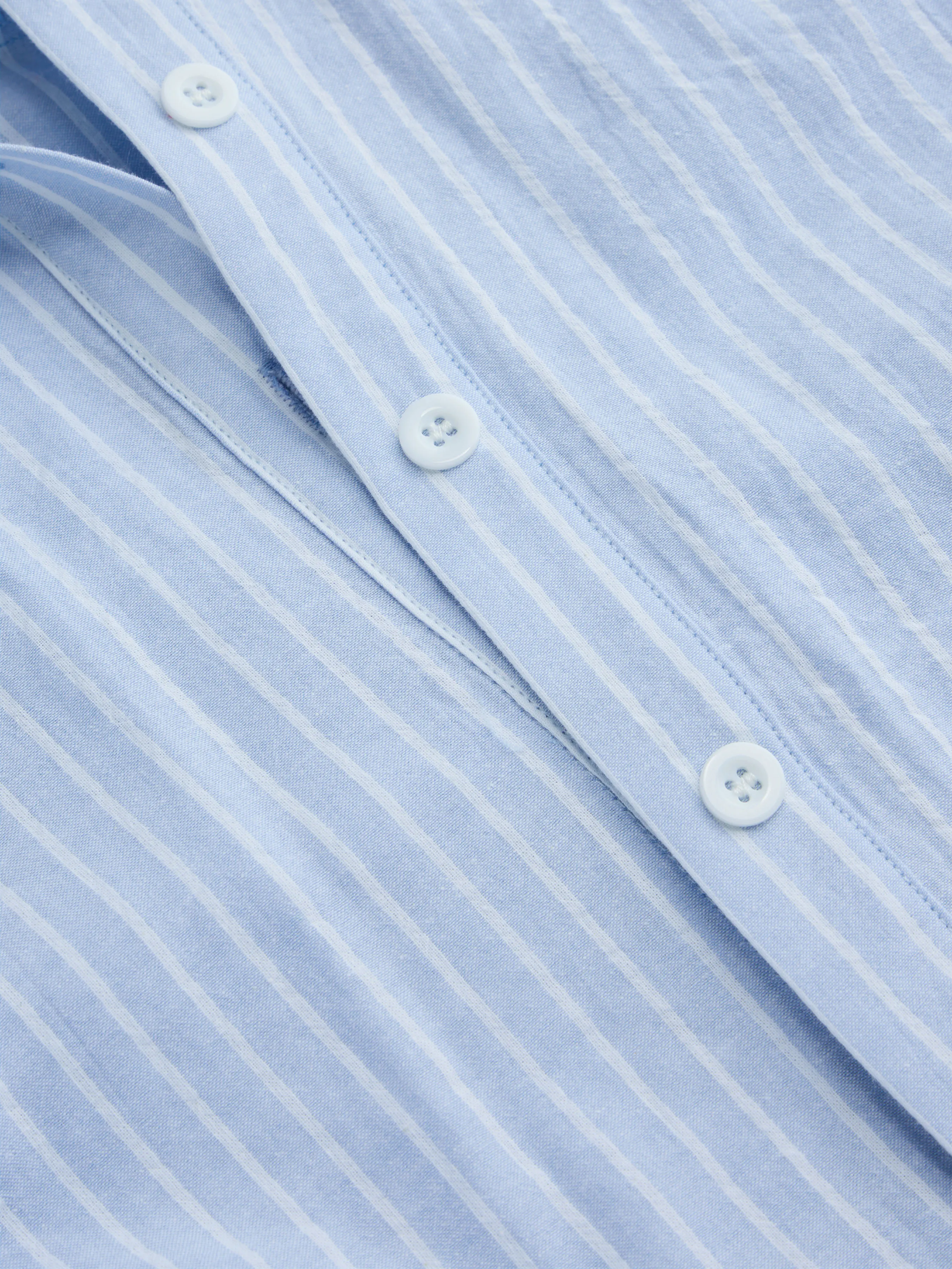 Camisa de rayas con cuello de manga larga
