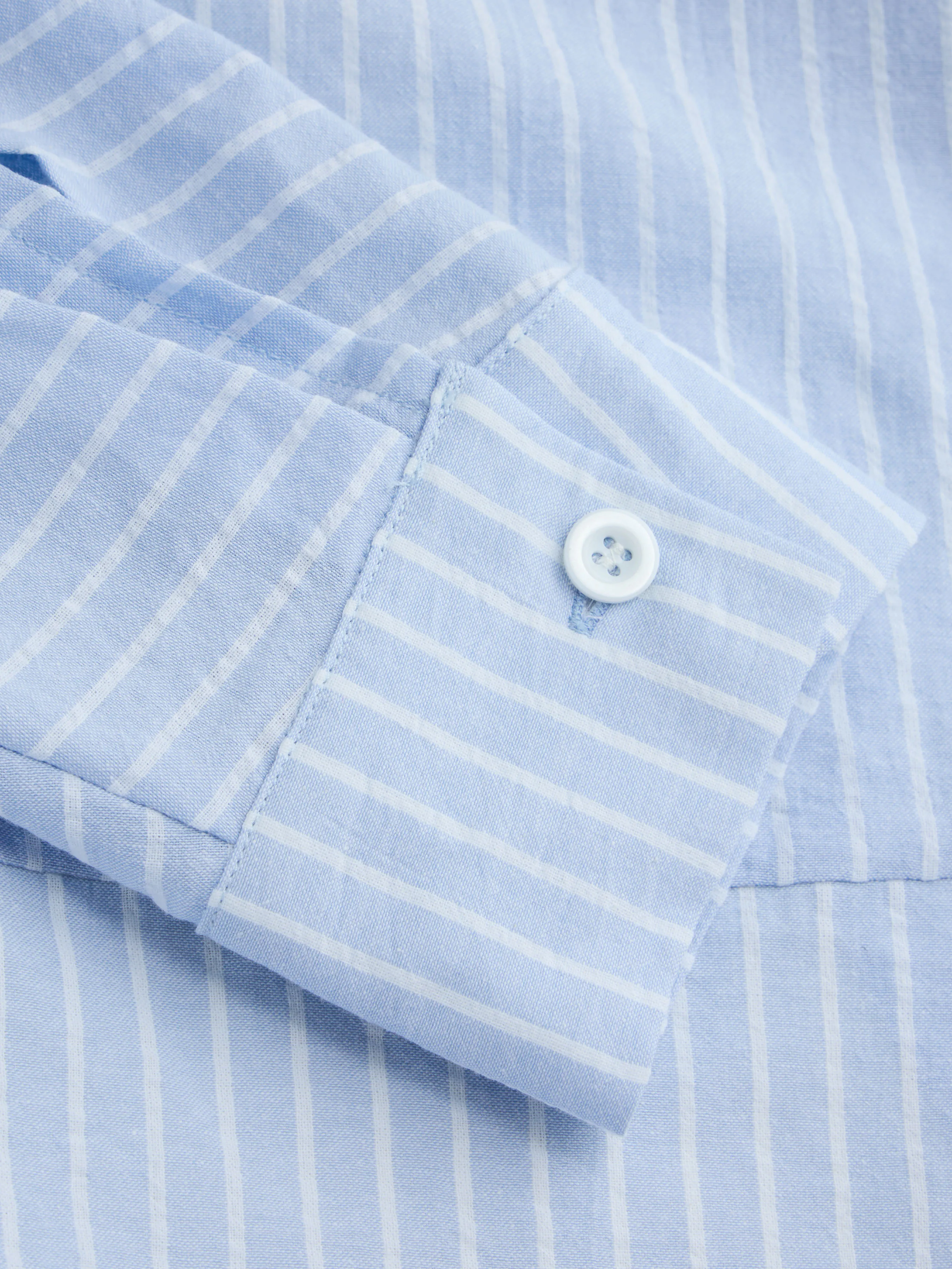 Camisa de rayas con cuello de manga larga