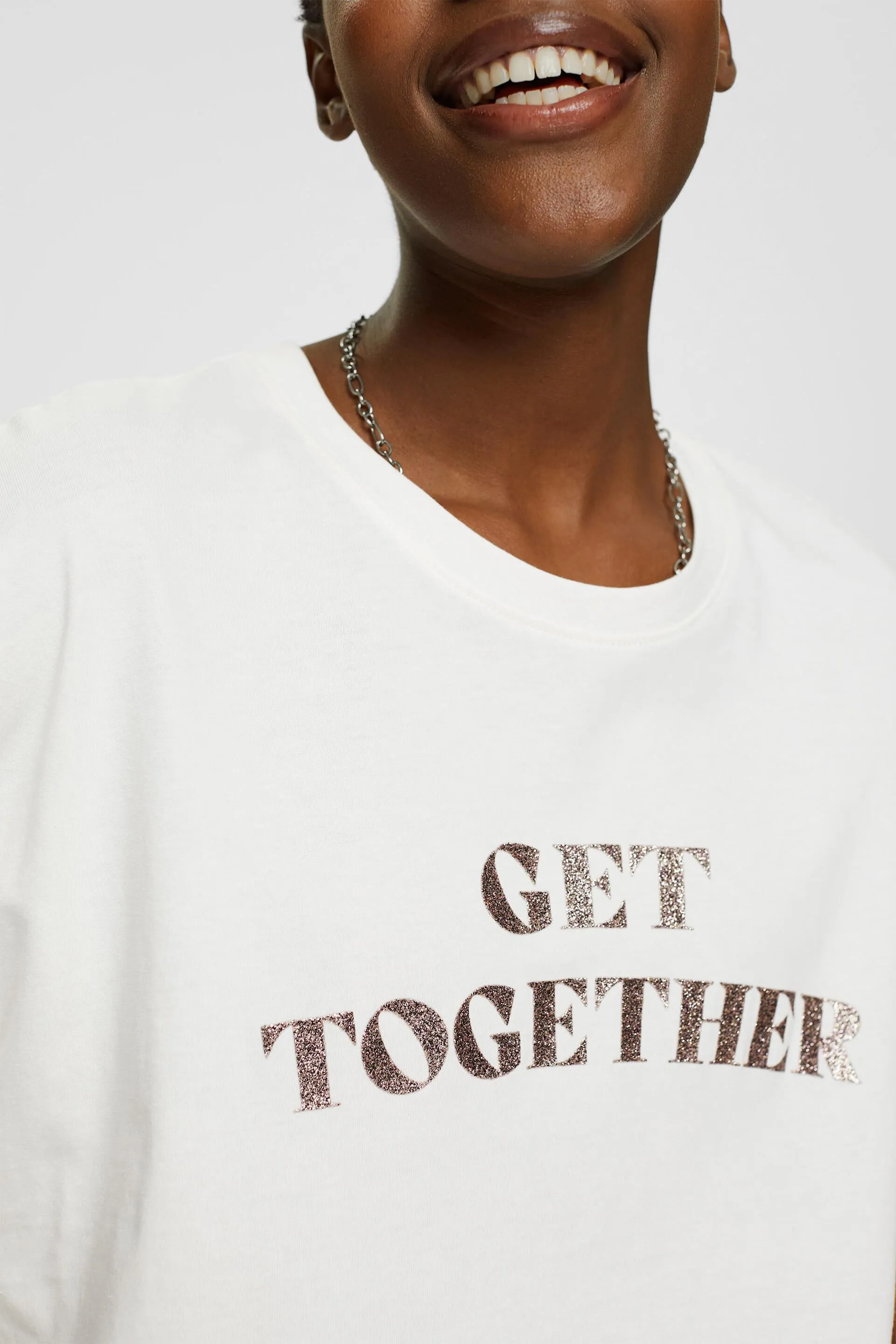 Camiseta con estampado brillante
