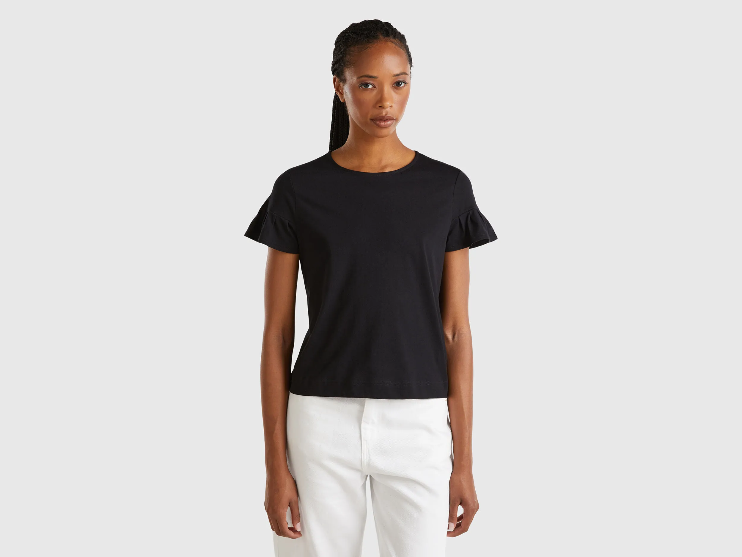Camiseta con mangas de volantes