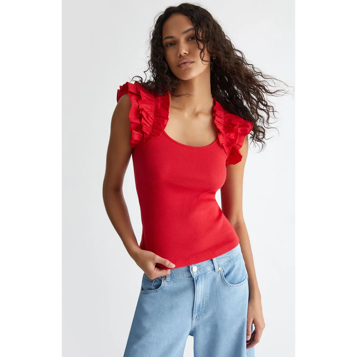 Camiseta con volantes