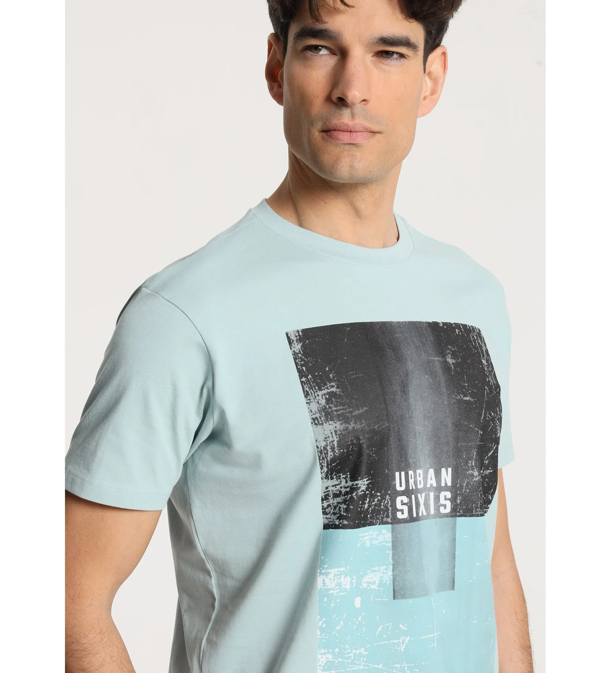 Camiseta de manga corta con diseño grafico rectangular verde