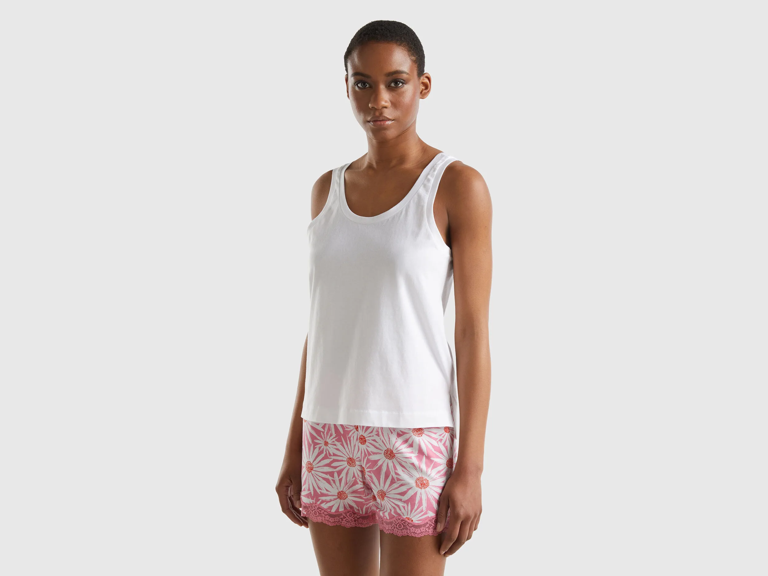 Camiseta de tirantes con aberturas