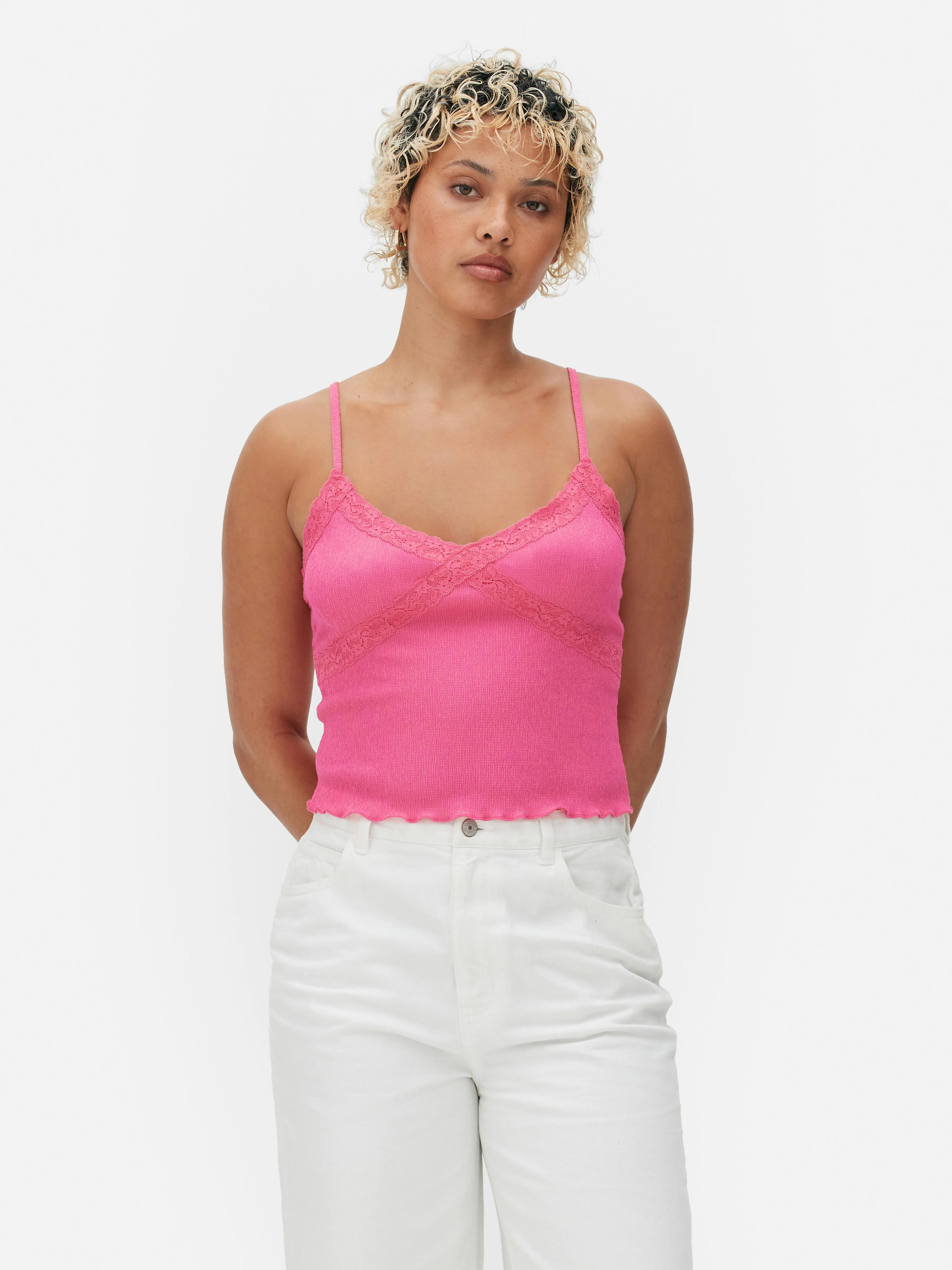 Camiseta de tirantes con detalle de encaje