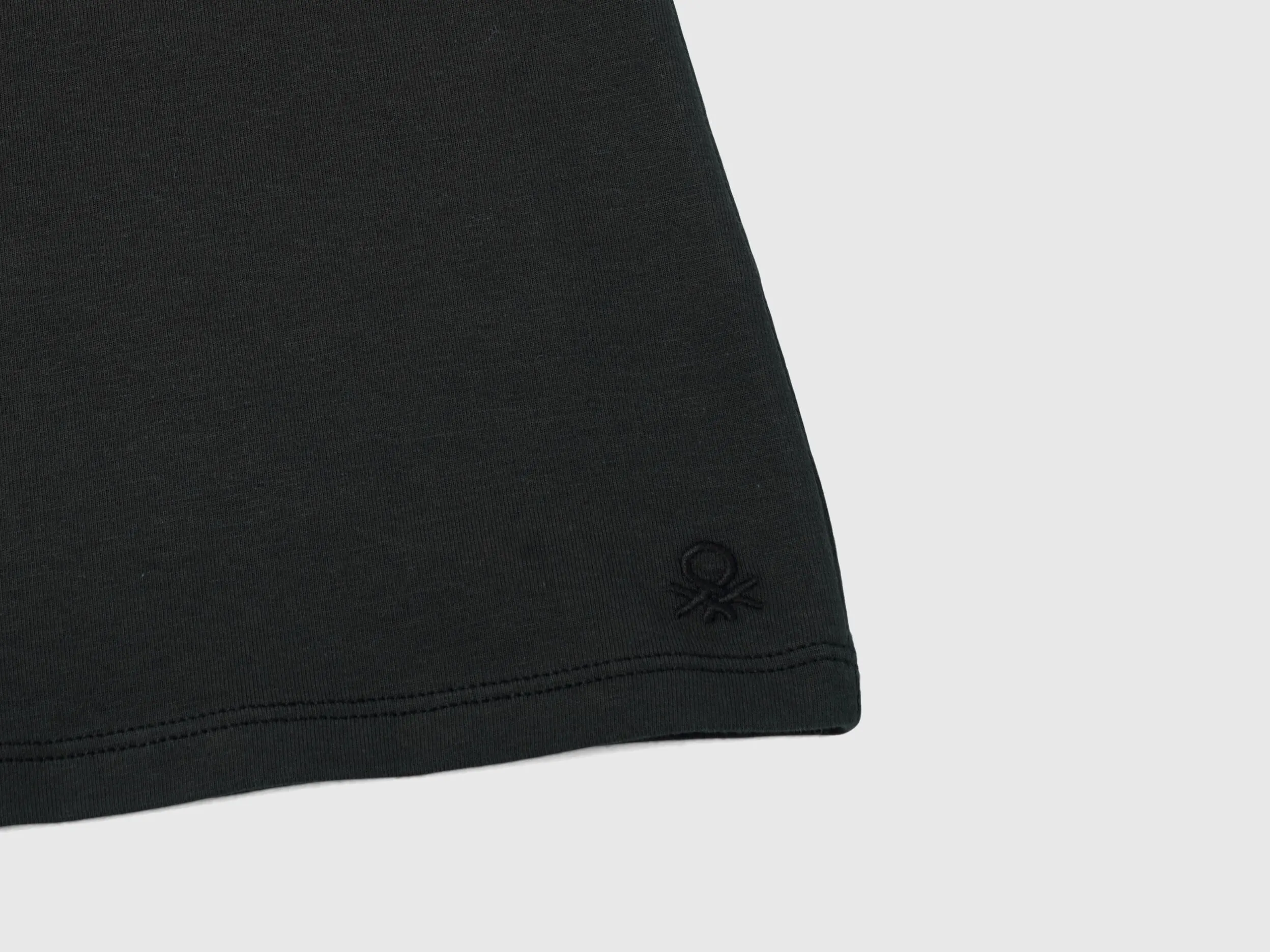 Camiseta elástica de cuello alto