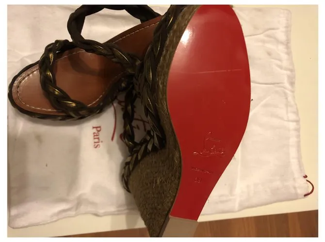 Christian Louboutin Sandalias Marrón oscuro 