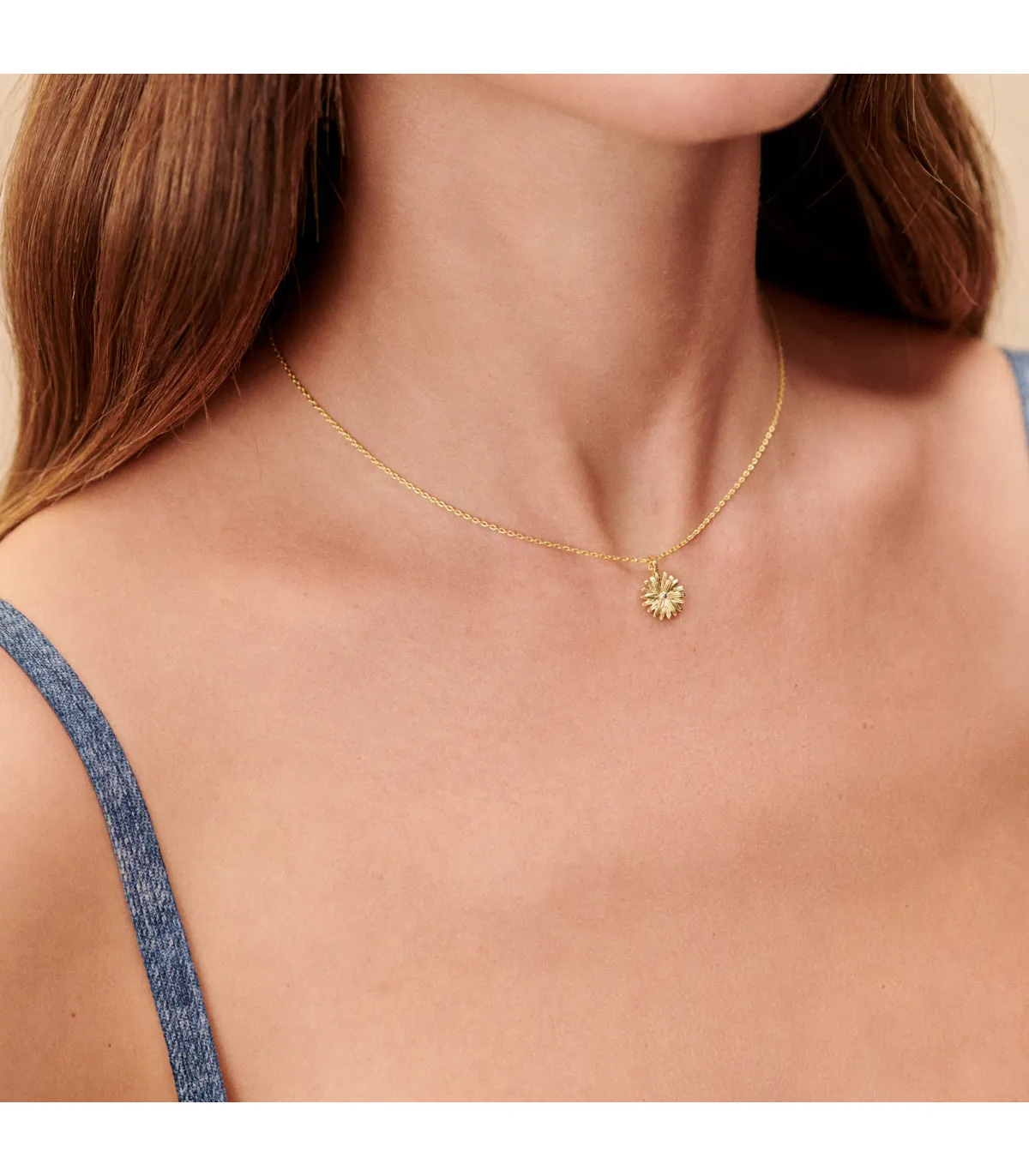 COLLAR AGATHA BLOSSOM BAñO ORO Y MARGARITA CRISTALES BLANCOS  2680220137TU