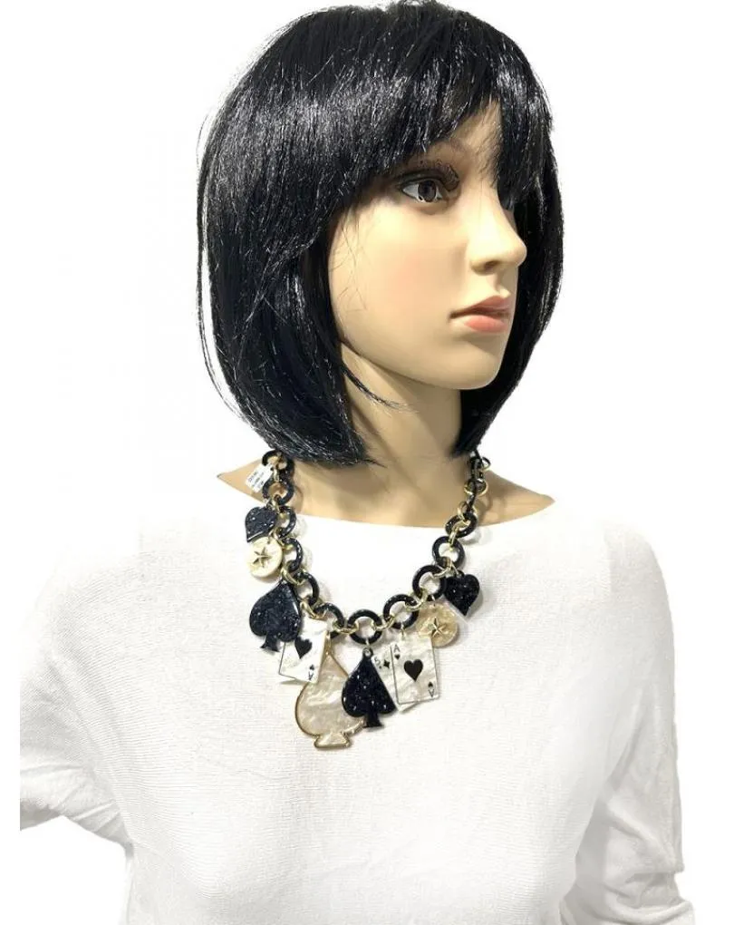 COLLARES NEGROS Y BLANCOS CON BONITO DISEÑO DE NAIPES AS CORAZON