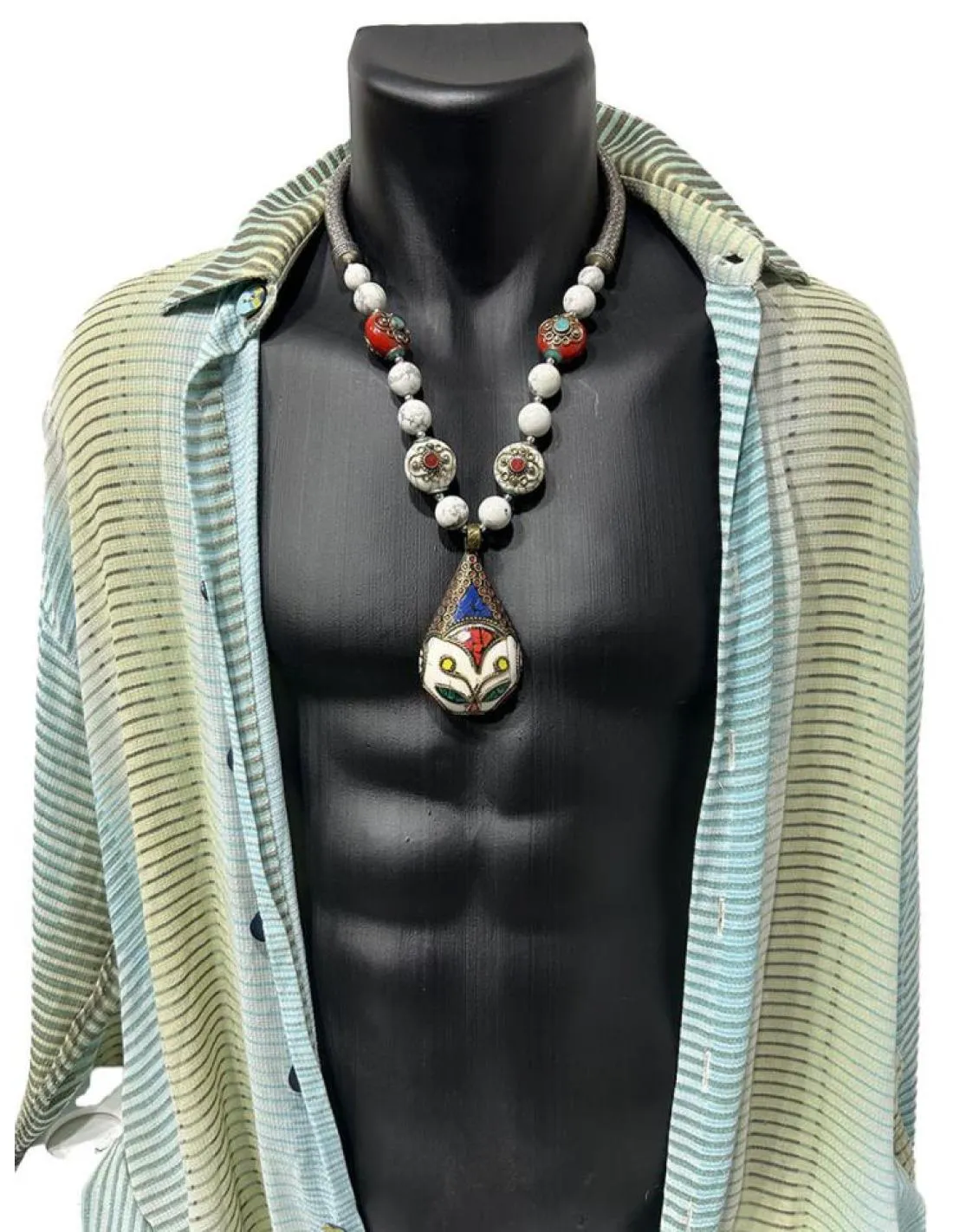 COLLARES PARA HOMBRE NEPALIES MODA IBICENCA