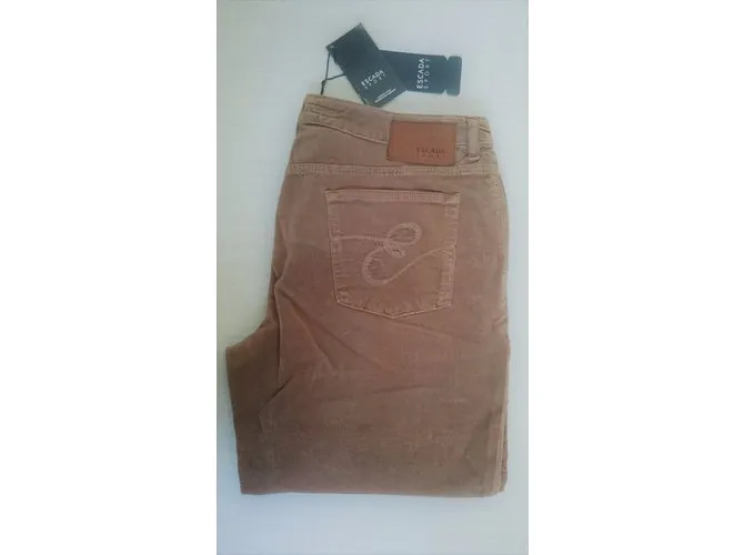 Escada Pantalones Beige Marrón claro Caramelo 