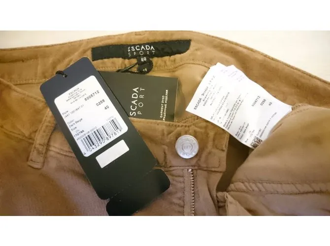 Escada Pantalones Beige Marrón claro Caramelo 