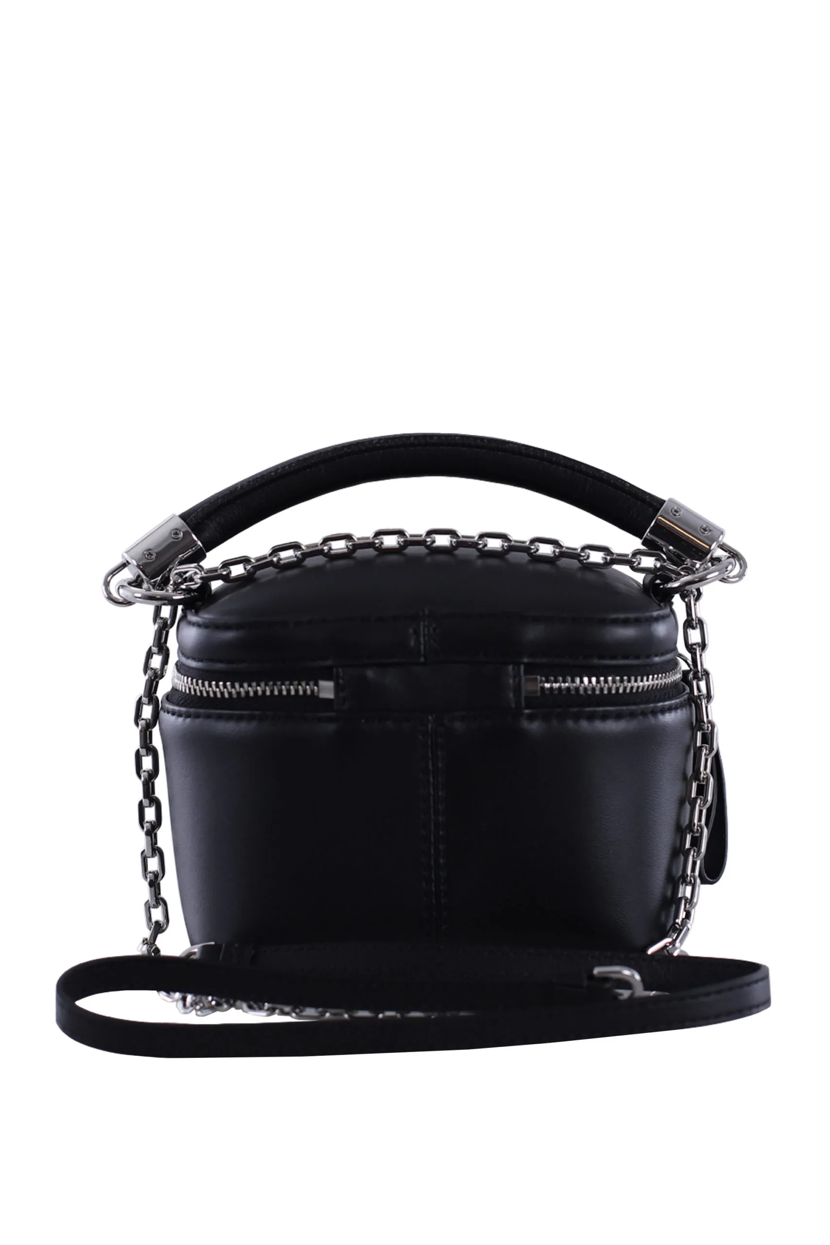 Estuche negro con logo de la marca