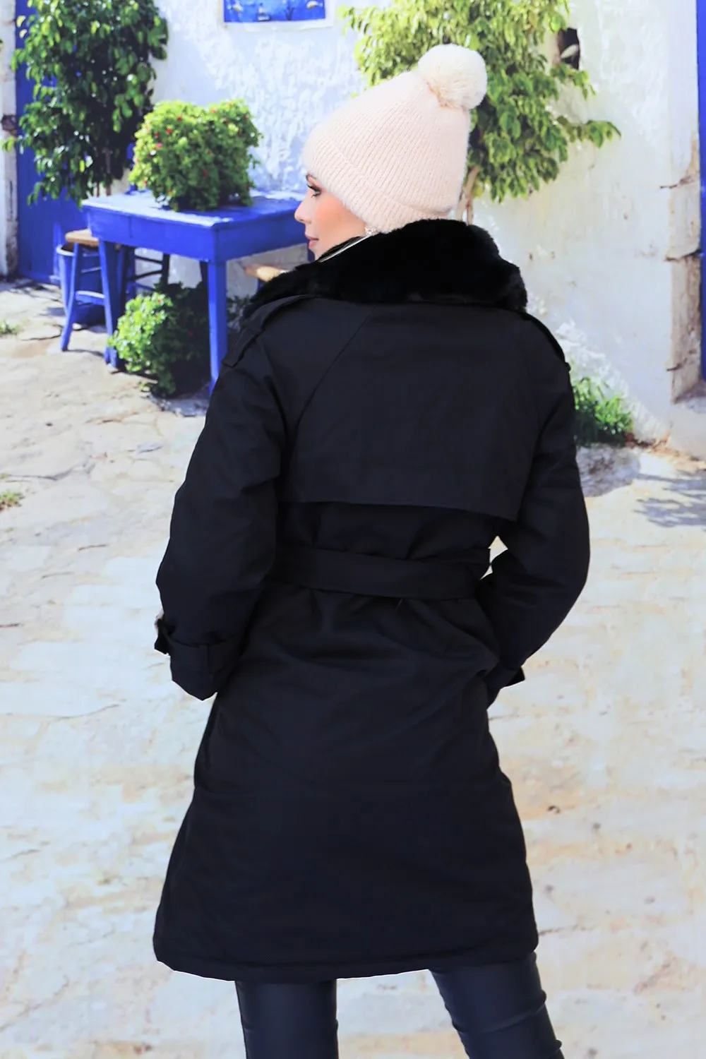 Gabardina forrada de pelo sintético negro