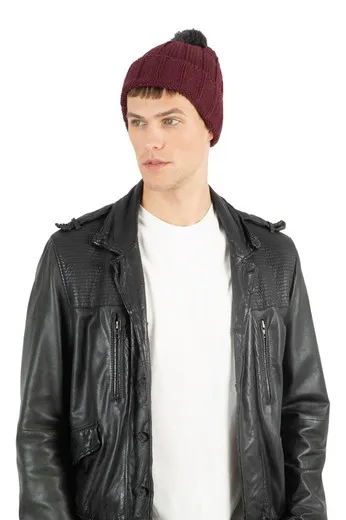 GORRO CON POMPÓN