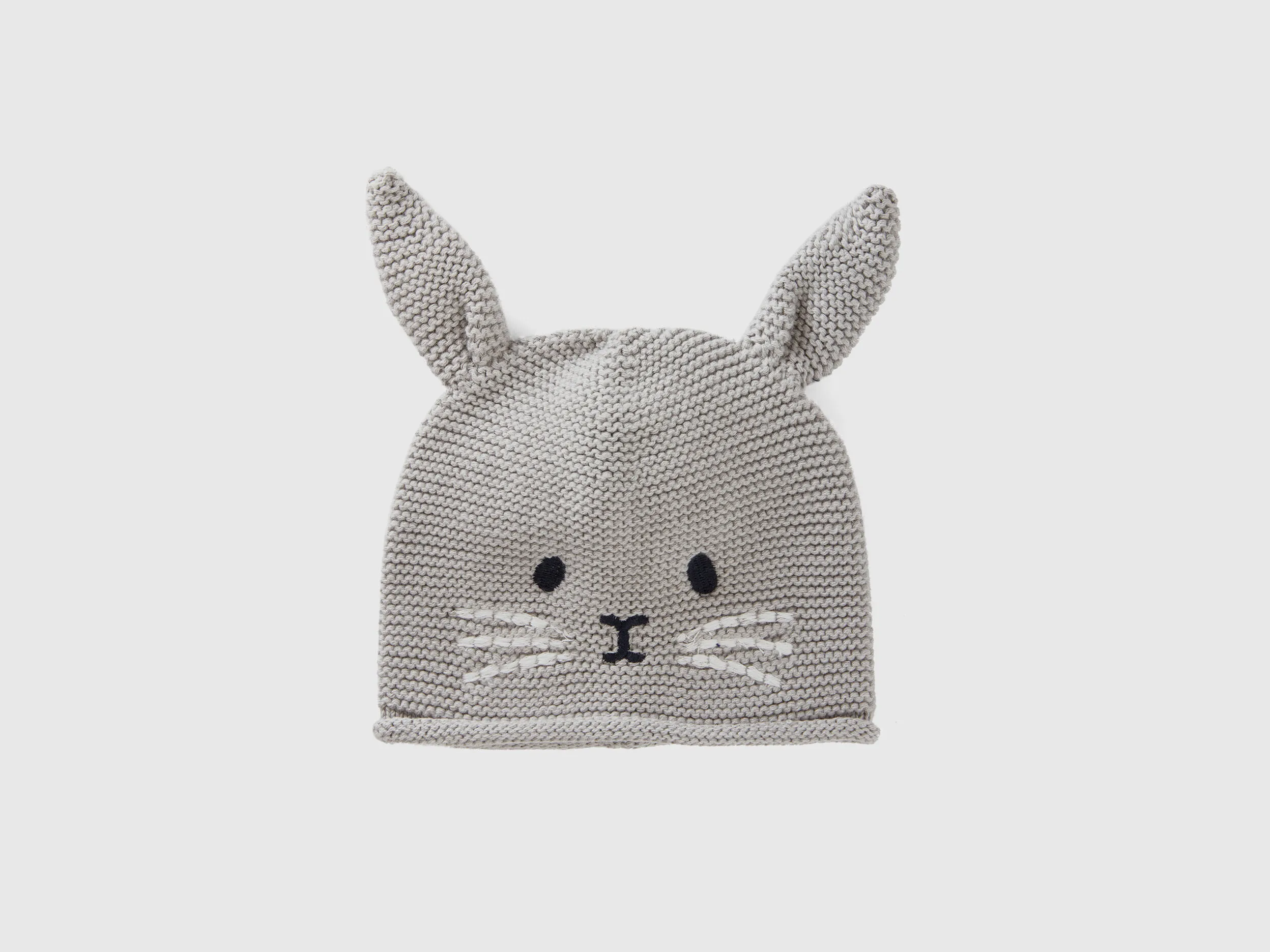 Gorro de tricot con aplicaciones