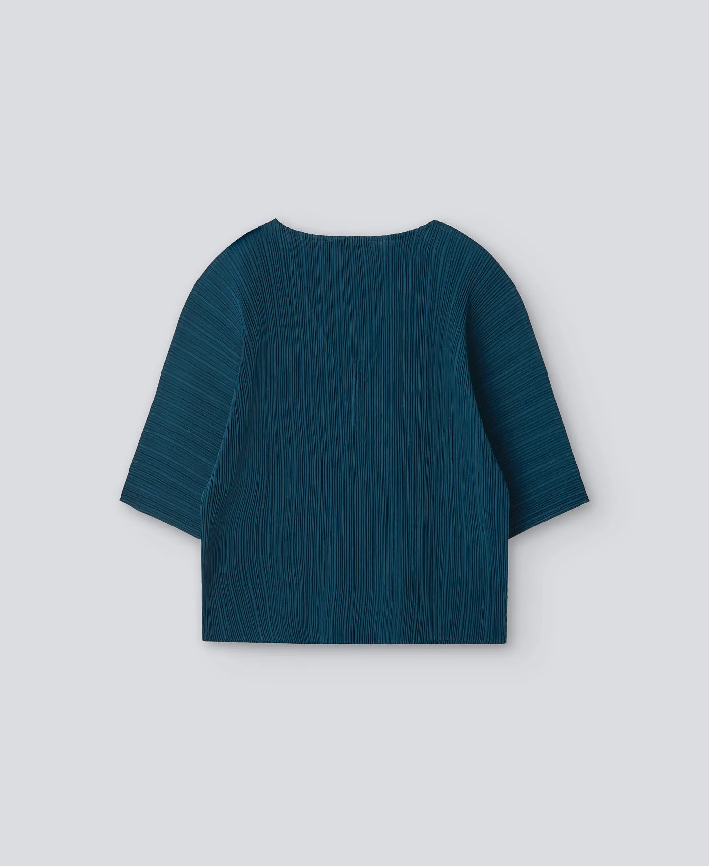 Green crinkle top woman