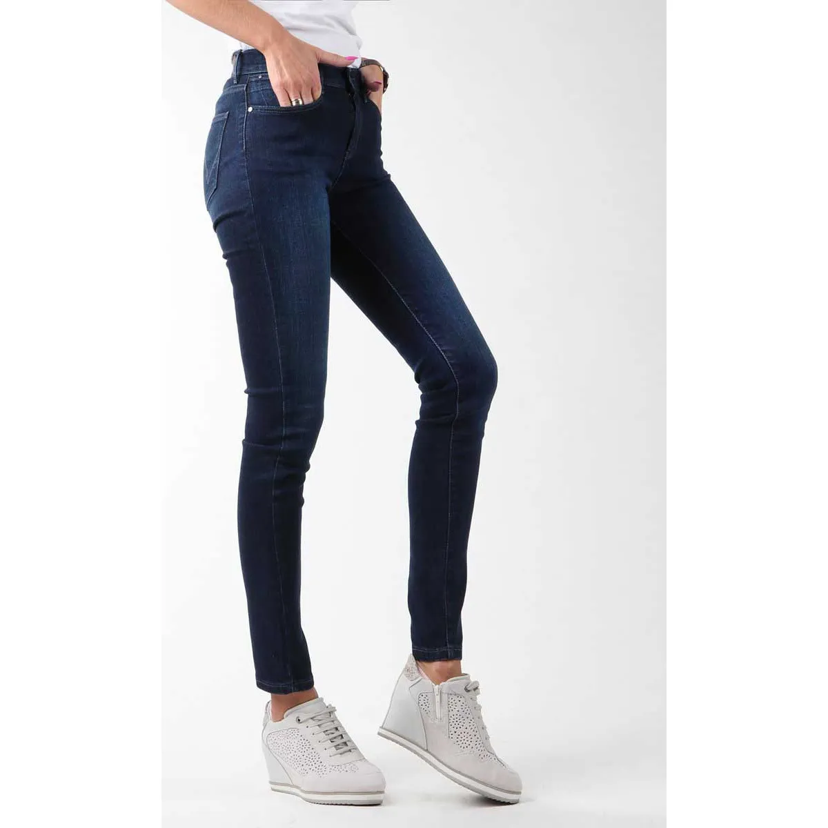 High Rise Skinny Subtle Blue W27HX786N