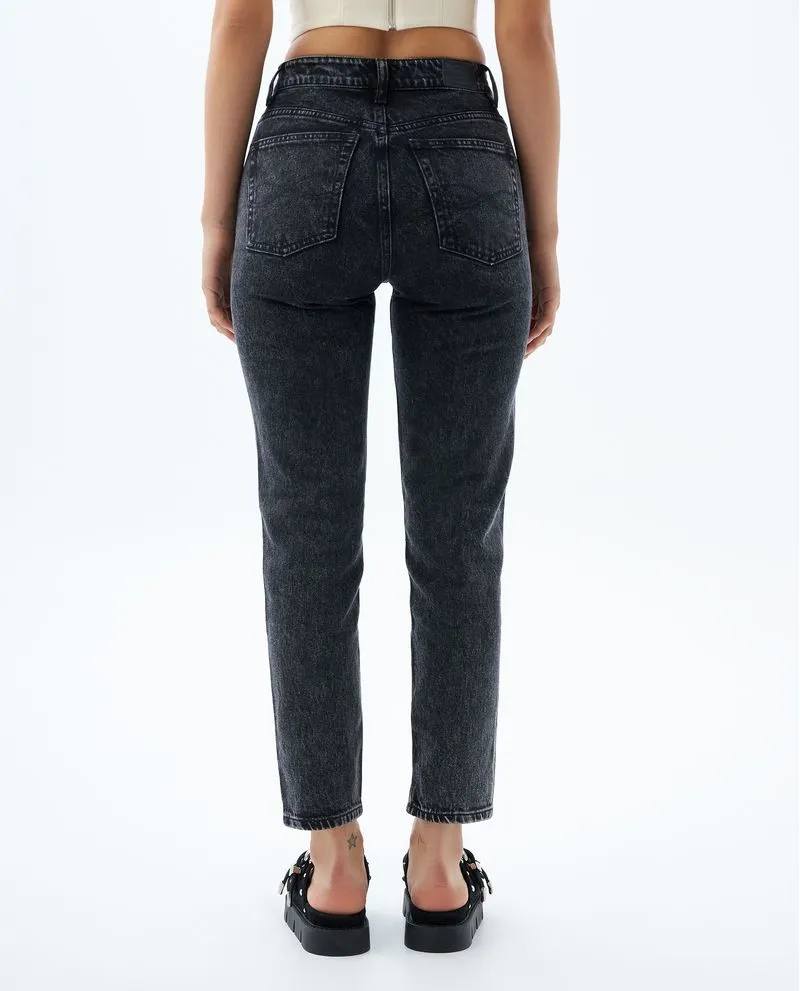 Jean Momfit con desgaste para mujer