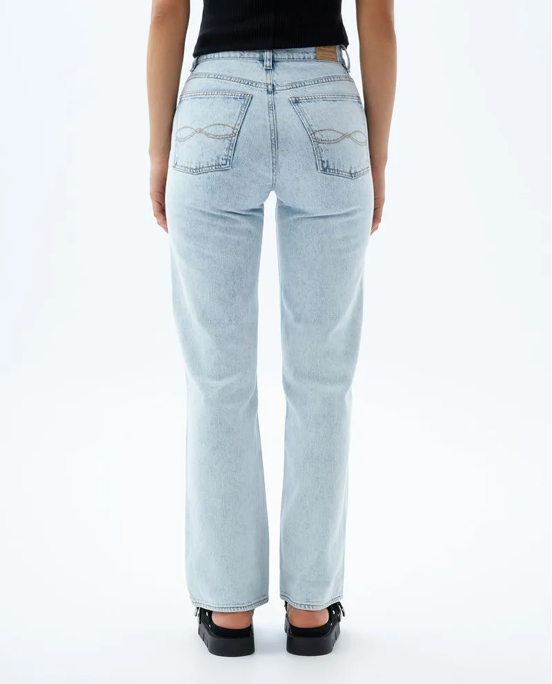 Jean Straight fit tono claro para mujer