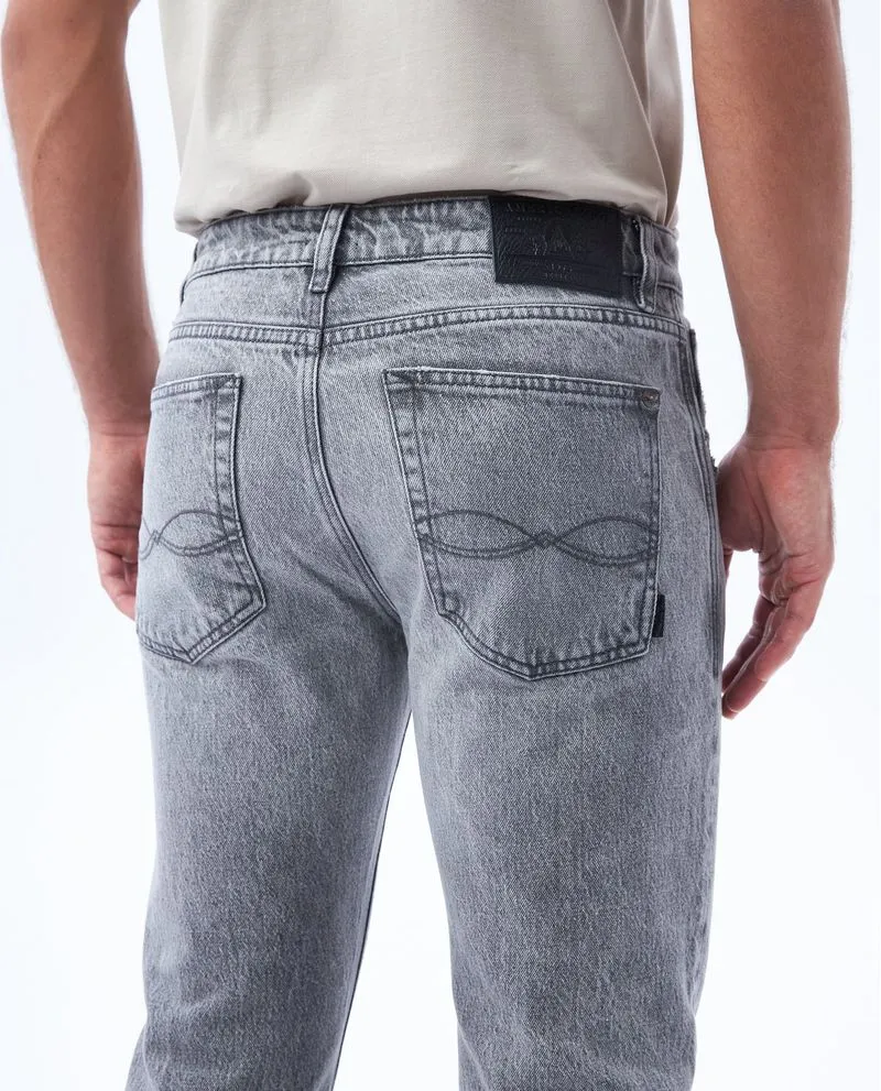 Jean Straight fit tono gris para hombre