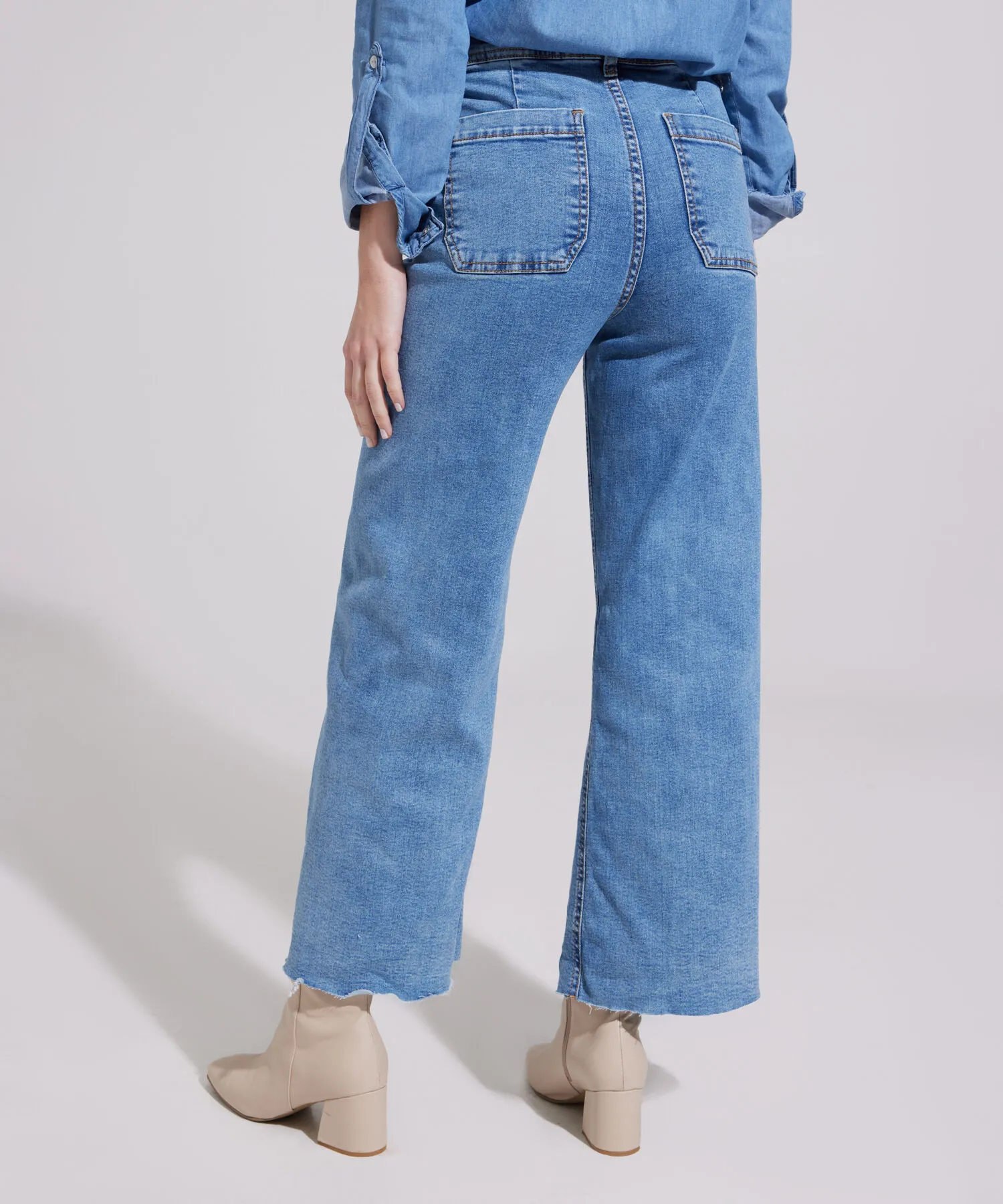 JEAN TIPO CULOTTE TONO CLARO