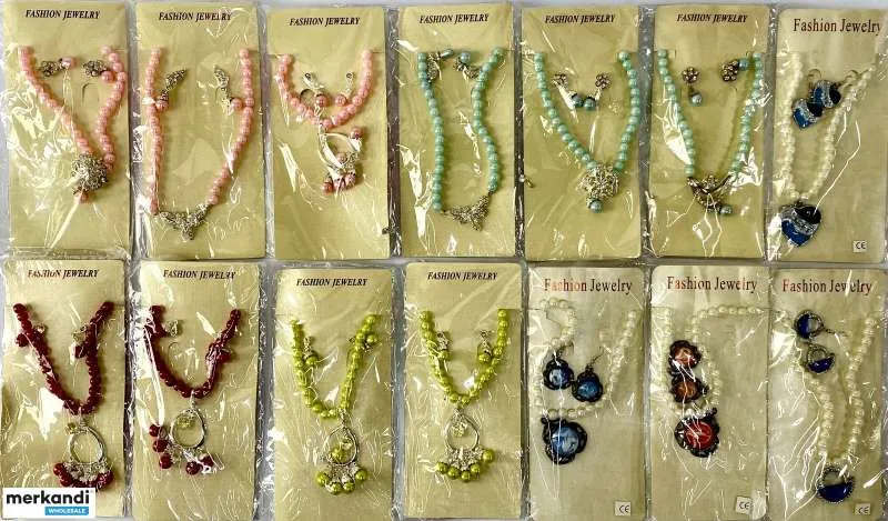 JOYERíA DE MODA DE ALTA CALIDAD COLLARES ELEGANTES, PULSERAS, ANILLOS, VARIOS MODELOS, PRODUCTOS DE KILO, PARA REVENDEDORES, AS