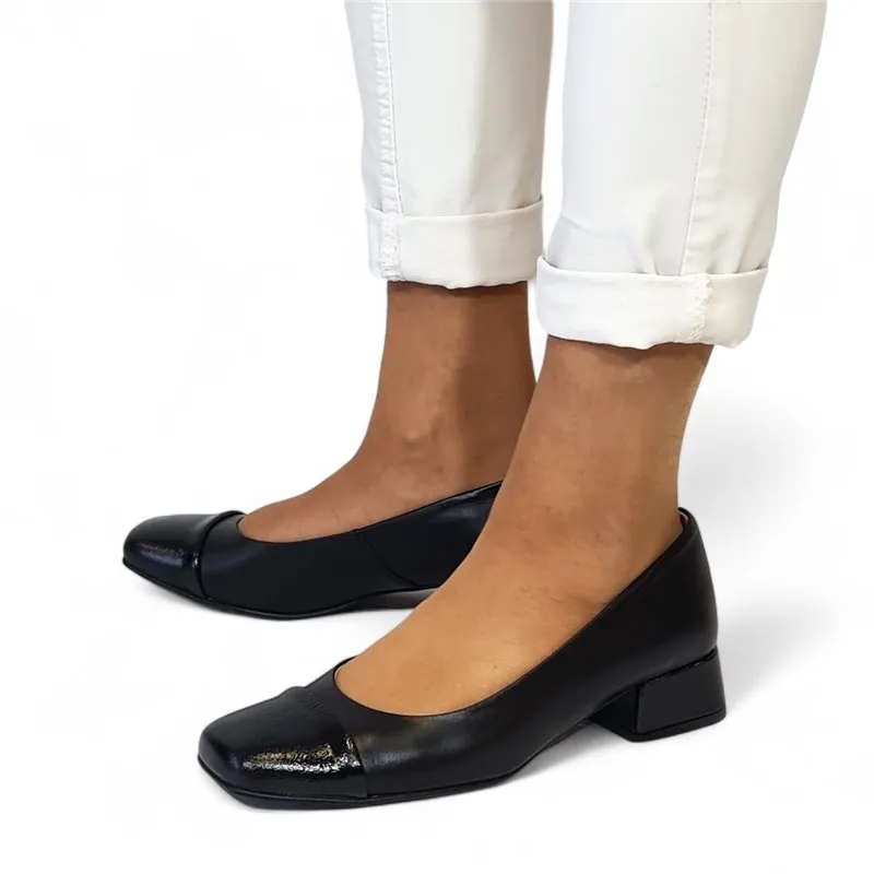 Manoletinas Tacón Bajo Mujer Piel Puntera Charol 14083 Negro, de Casual