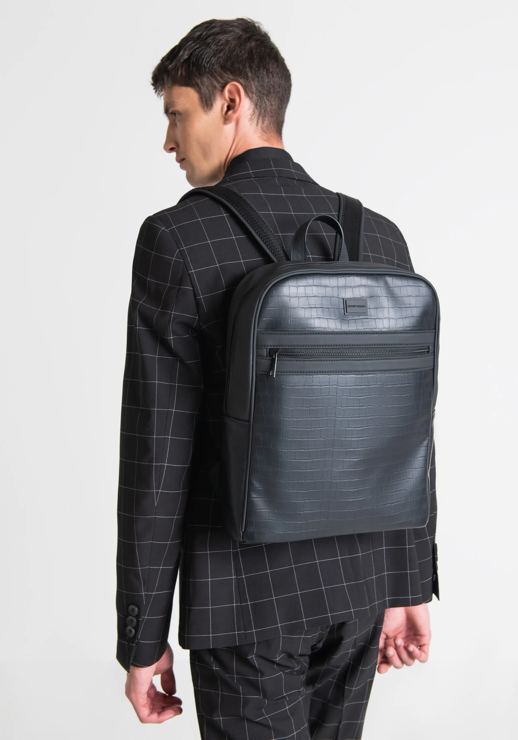 MOCHILA DE PIEL SINTÉTICA CON ESTAMPADO DE COCODRILO