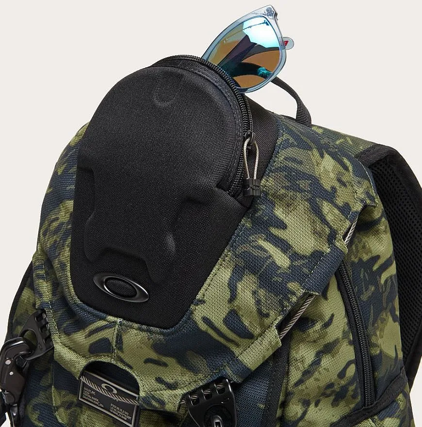 MOCHILA OAKLEY BATHROOM SINK RC  TIGER CAMO GREEN  MEN´S