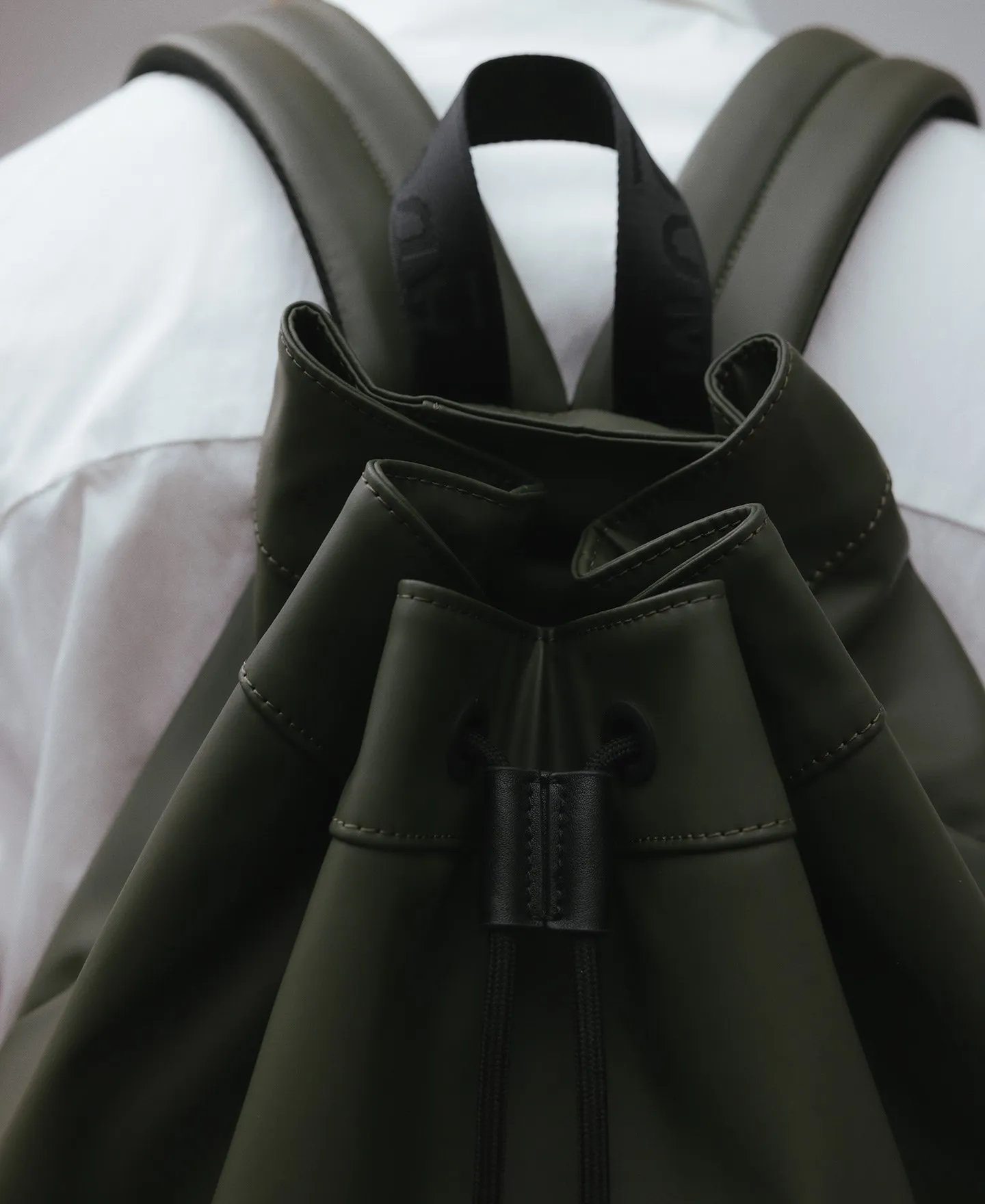 Mochila saco poliéster reciclado hombre