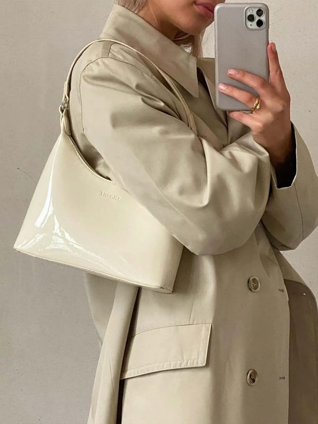 Molly almond white