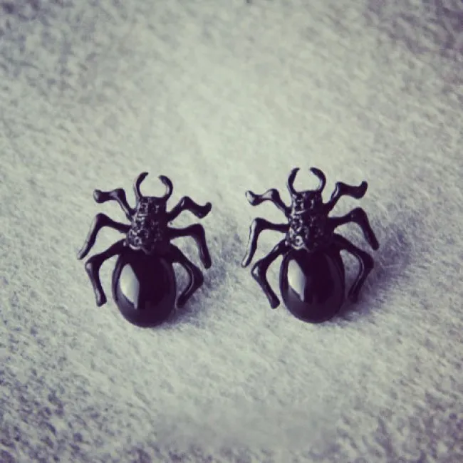 Night Club Mini Animal/Tool Pattern Black Ear Studs
