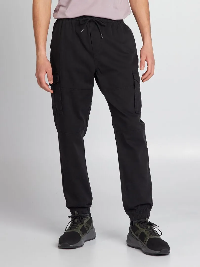 PANTALóN CON BOLSILLOS EN LOS LATERALES  NEGRO