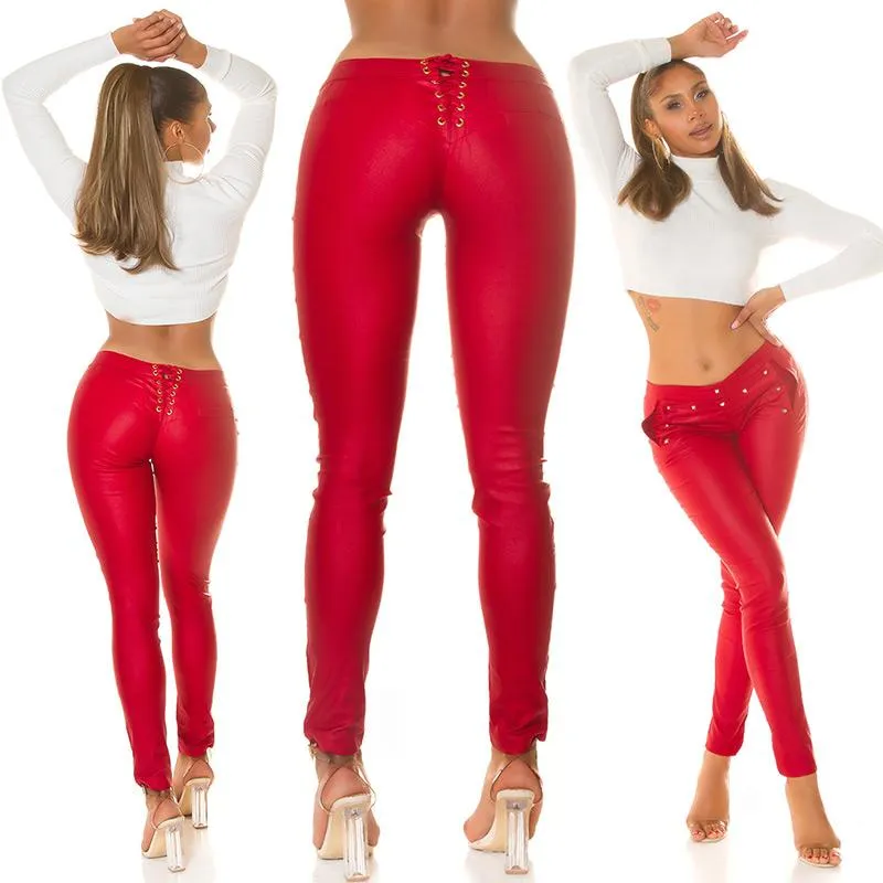 Pantalón de motera ajustado cuero rojo