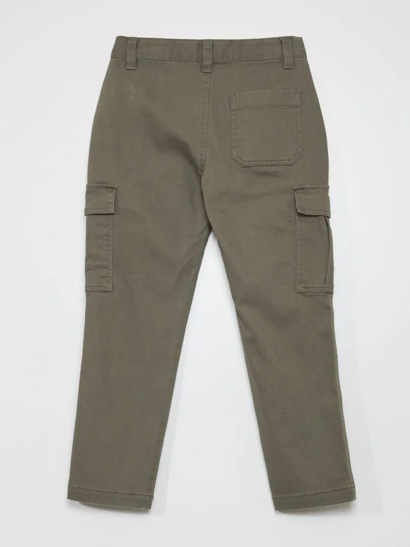 PANTALóN SLIMFIT CON BOLSILLOS  KAKI
