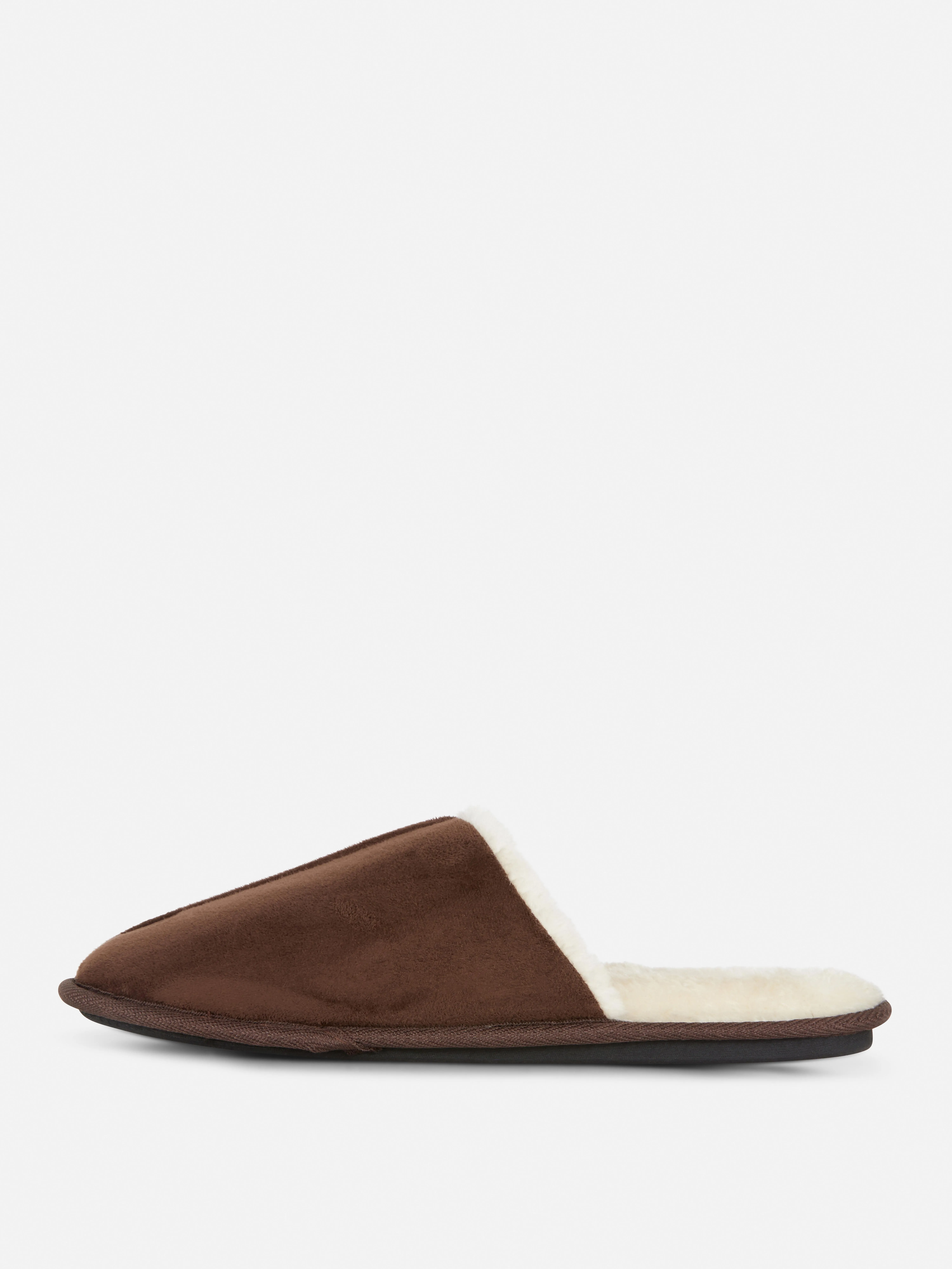 Pantuflas con costura central