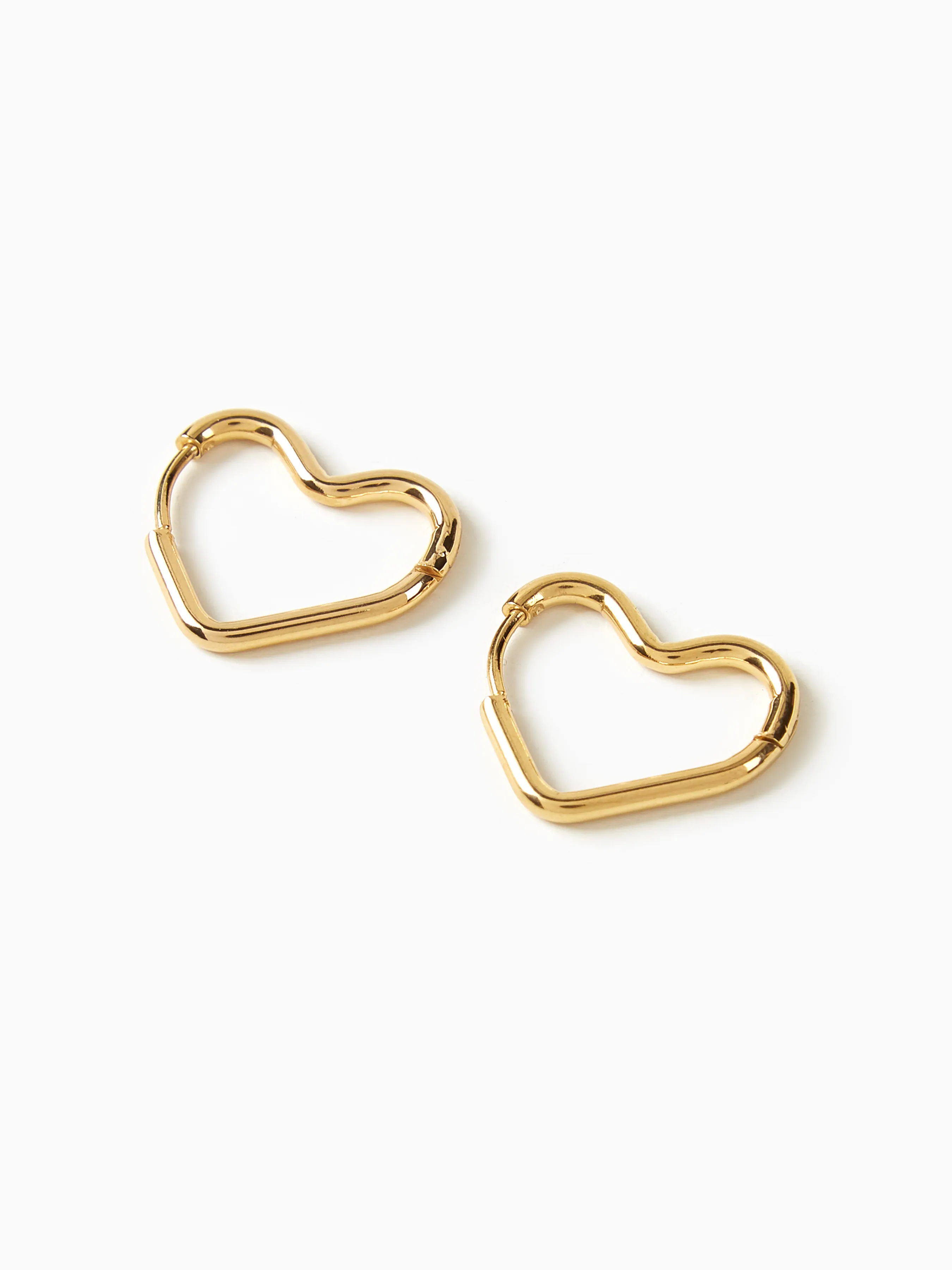 Pendientes de aro con decoración de corazón