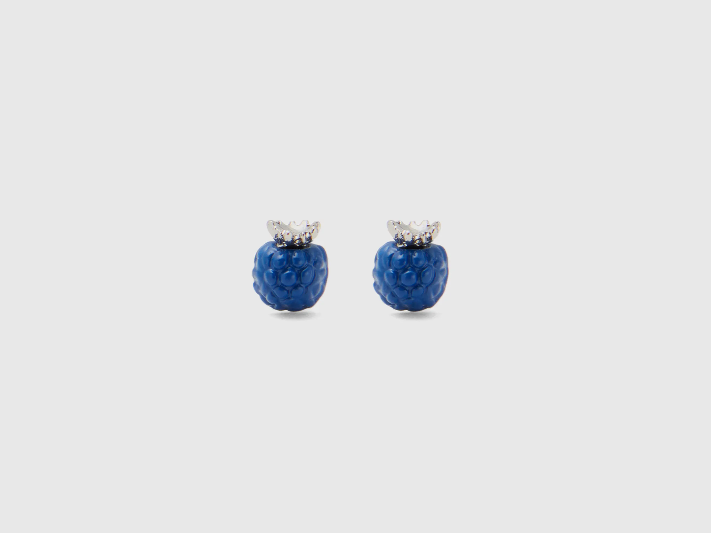 Pendientes de tuerca con mora azul