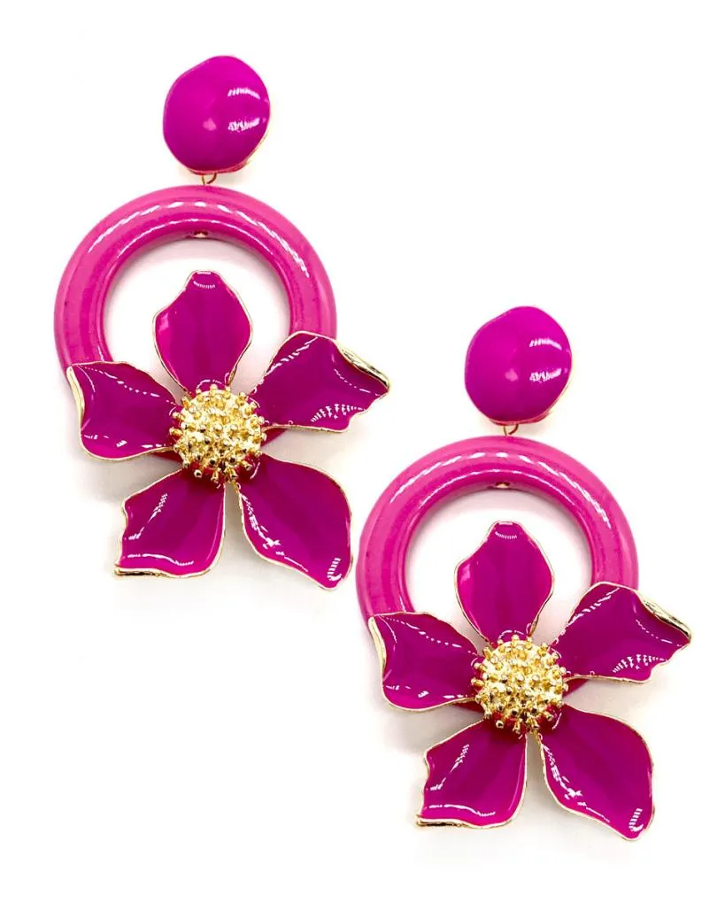 PENDIENTES LARGOS FUCSIAS CON PRECIOSO DISEÑO DE ARO Y FLOR