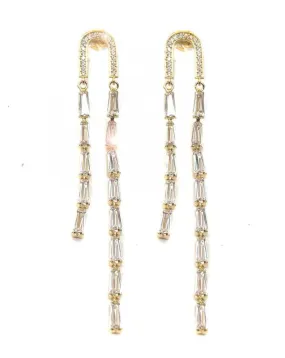 PENDIENTES MUJER LARGOS DORADOS CON DISEÑO DE TALLAS FINAS DE CRISTAL